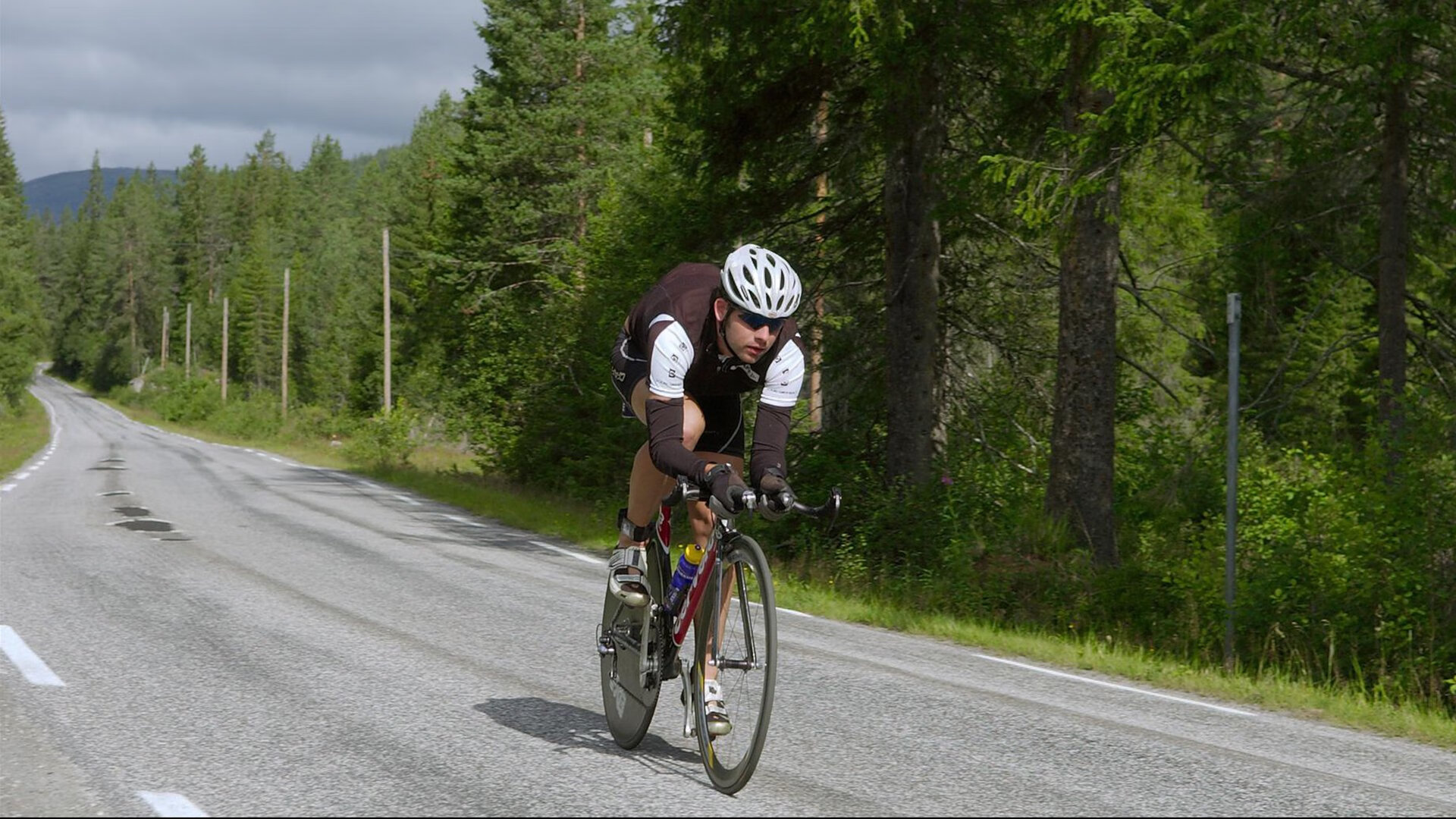 竞技体育人才国际化培养路径与政策支持建议，完善我国竞技体育人才培养体系的思考